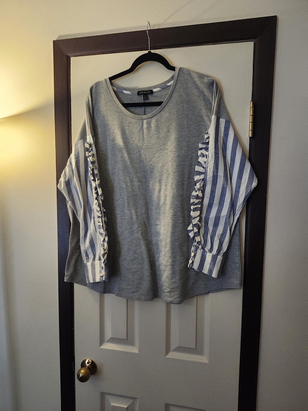 Lightweight Gray Women’s Top with Striped Ruffle Peak-A-Boo Sleeves -22/24